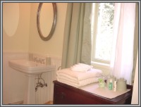The Hale Eddy Bed & Breakfast Suites, Salt Spring Island  - Forest Suite Bathroom