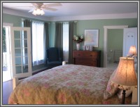 The Hale Eddy Bed & Breakfast Suites, Salt Spring Island  - Mountain Suite Bedroom